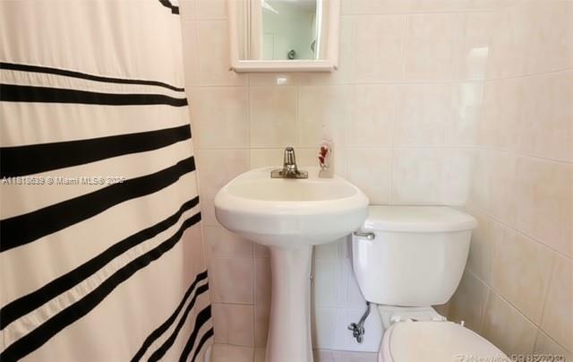 2910 SW 102nd Ave in Miami, FL - Building Photo - Building Photo