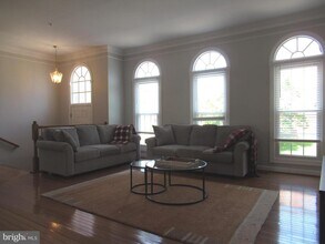13561 Flowerfield Dr in Potomac, MD - Building Photo - Building Photo