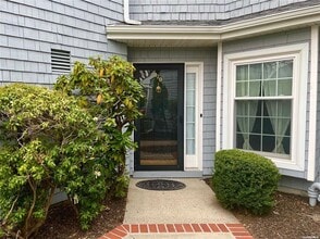 120 Lakebridge Dr S in Kings Park, NY - Building Photo - Building Photo