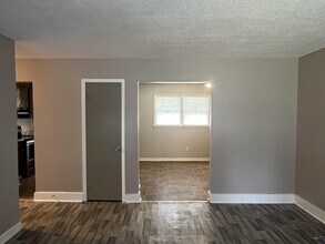119 Keith Dr in Warner Robins, GA - Foto de edificio - Building Photo