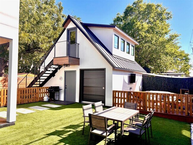1901 Hamilton Ave in Austin, TX - Building Photo - Building Photo