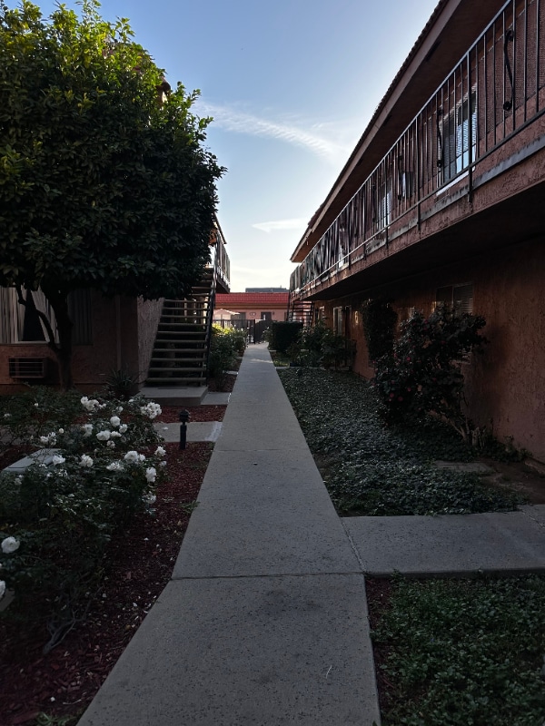 5132 N Glendora Ave, Unit 10 in Covina, CA - Building Photo - Building Photo