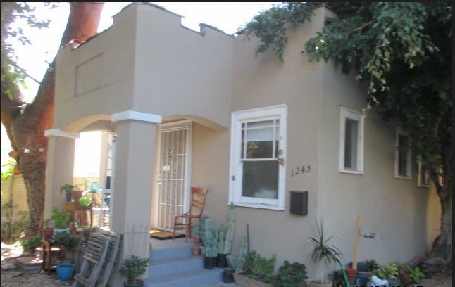 1243 N Formosa Ave in West Hollywood, CA - Foto de edificio