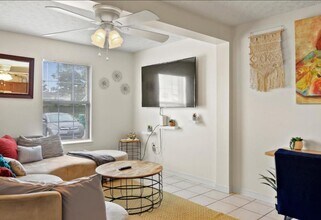 1801 Pointed Leaf Ln in Fort Walton Beach, FL - Building Photo - Building Photo
