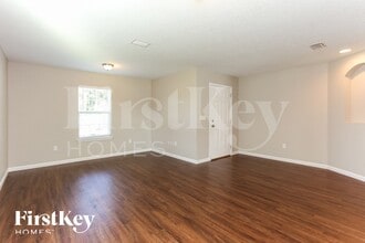 78295 Saddle Rock Rd in Yulee, FL - Foto de edificio - Building Photo