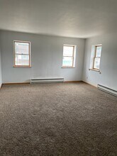 609 E 3rd St, Unit B in Nescopeck, PA - Building Photo - Building Photo