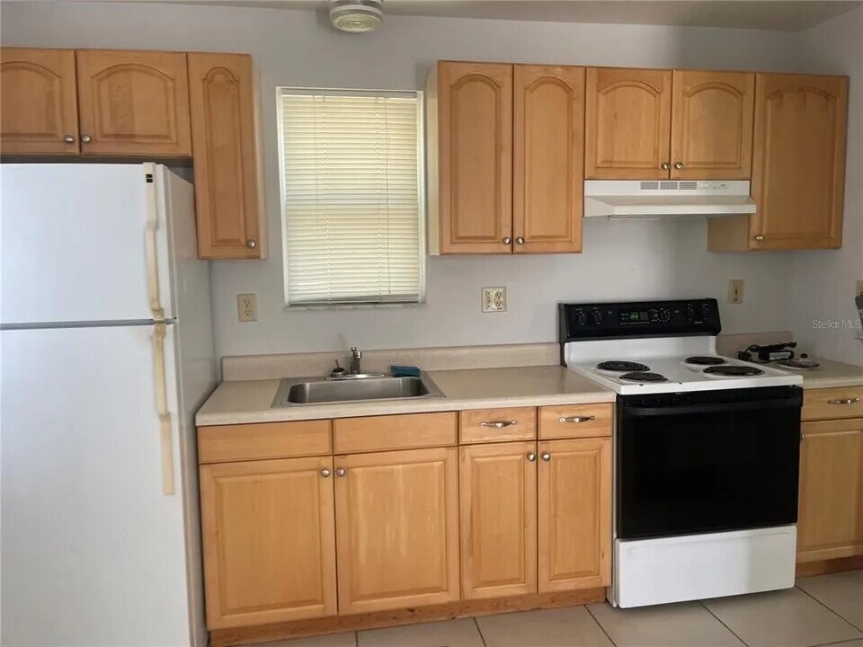 73 2nd Ave in Englewood, FL - Building Photo