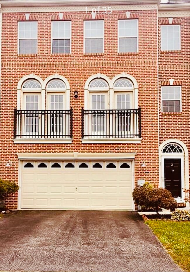 property at 3 Sycamore Ln