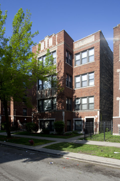 6734 S East End Ave in Chicago, IL - Building Photo