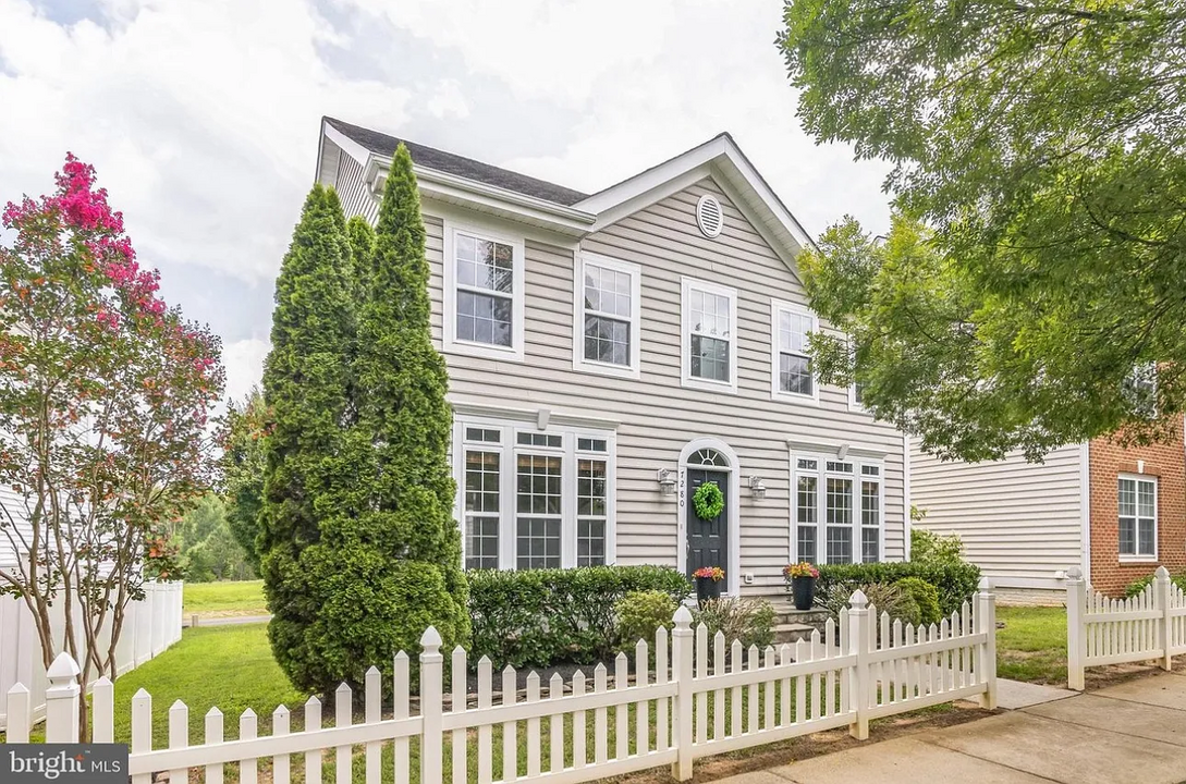 7280 Clara Smith St in Ruther Glen, VA - Foto de edificio