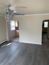 157 Burmont Rd, Unit 1 in Drexel Hill, PA - Foto de edificio - Building Photo