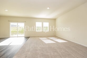 1911 Wellwind Rd in Columbia, TN - Building Photo - Building Photo