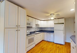 2 McDewell Ave in Danvers, MA - Building Photo - Building Photo