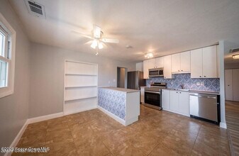 4406 Sherwood Blvd in Melbourne, FL - Building Photo - Building Photo