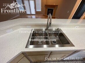 2235 N Lark Ave in Meridian, ID - Building Photo - Building Photo