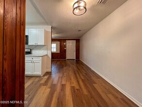 3220 Myra St in Jacksonville, FL - Building Photo - Building Photo