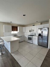 230 E Broadway-Unit -1 in Long Beach, NY - Building Photo - Building Photo