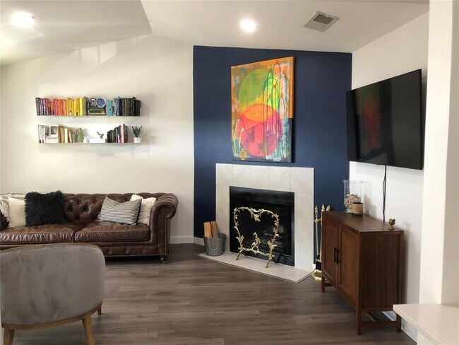 6409 Burns St in Austin, TX - Building Photo - Building Photo