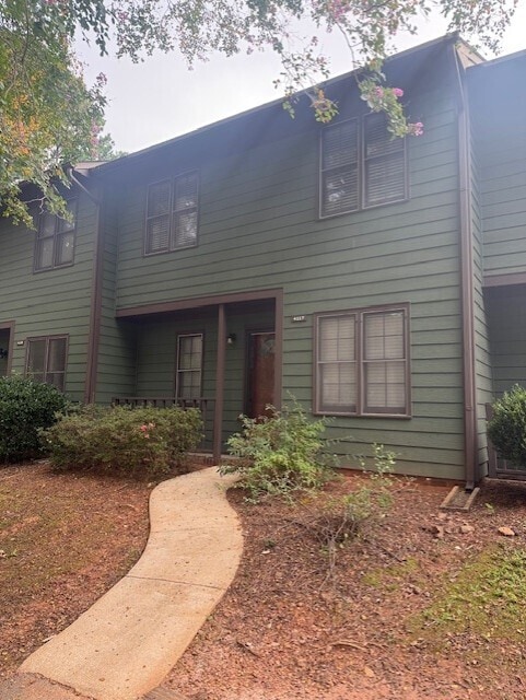 property at 4117 The Oaks Dr
