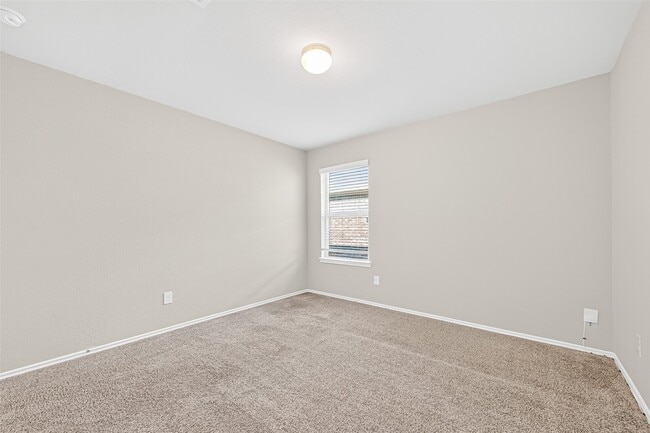 property at 21414 Hartford Hollow Ln