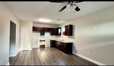 7935 Read Blvd in New Orleans, LA - Building Photo - Building Photo