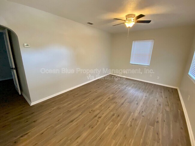 740 52nd Ave N in St. Petersburg, FL - Building Photo - Building Photo