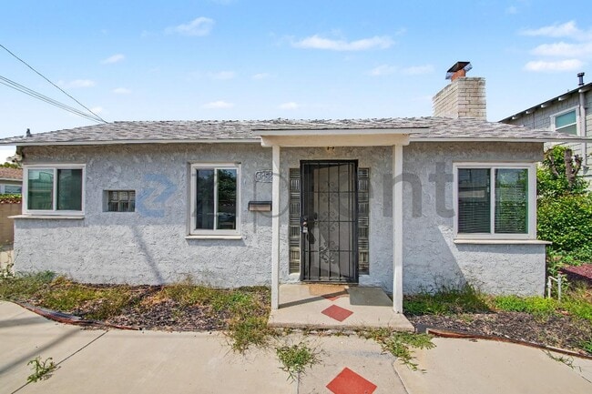 property at 445/2 E Alisal St