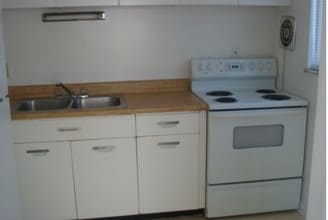3287 Ferncroft Dr in Cincinnati, OH - Foto de edificio - Other