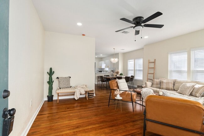 property at 102 E Val Verde St