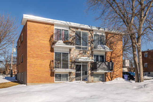 2295 De Vérone Rue in Laval, QC - Building Photo - Primary Photo