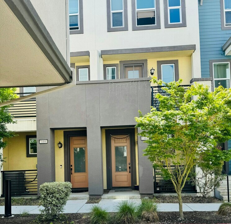 1462 Cherry Cir in Milpitas, CA - Building Photo