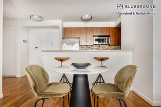 120 W 21st St in New York, NY - Building Photo - Building Photo