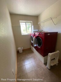 323 Maroon Ct photo'