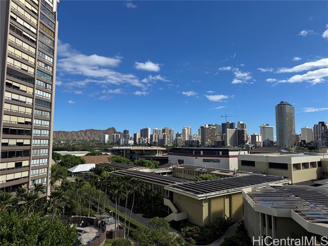 581 Kamoku St in Honolulu, HI - Building Photo - Building Photo