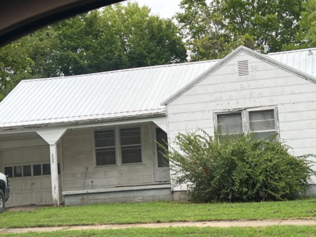 property at 2025 Wood St