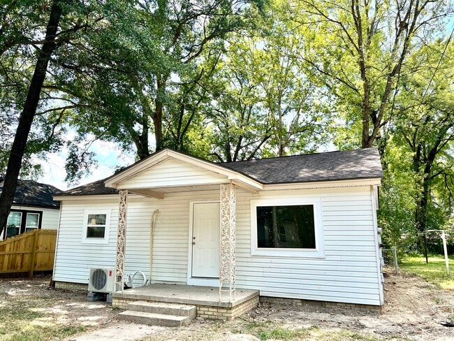 property at 1623 E Sullenberger Ave