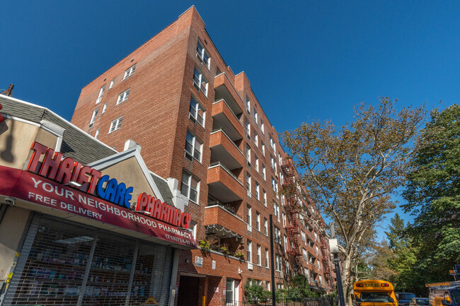 616 E 18th St in Brooklyn, NY - Foto de edificio - Building Photo