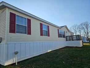 45 Lynnwood Cir in Clarksville, TN - Foto de edificio - Building Photo