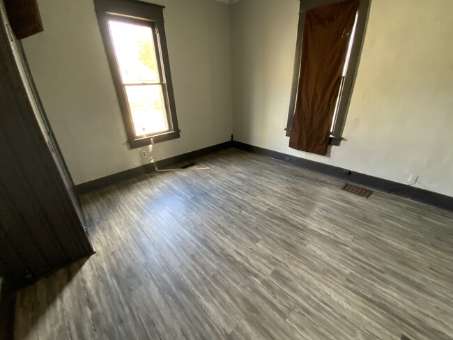 18 S Collett St in Danville, IL - Building Photo - Building Photo