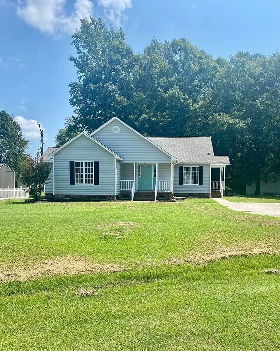 640 Allegheny Rd in Greenville, NC - Building Photo