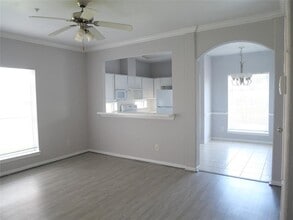 6289 Wilcrest Dr in Houston, TX - Building Photo - Building Photo