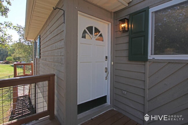1041 Oak View Ct in Harrisonburg, VA - Building Photo - Building Photo