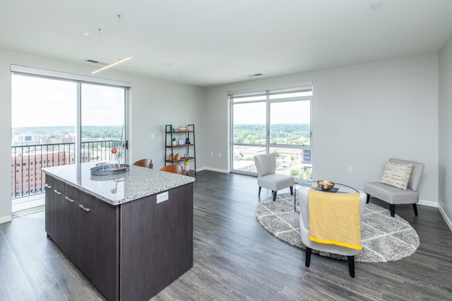Skyline Tower in Fort Wayne, IN - Building Photo - Interior Photo