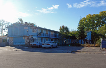 724 Lampasas Ave in Sacramento, CA - Building Photo - Building Photo