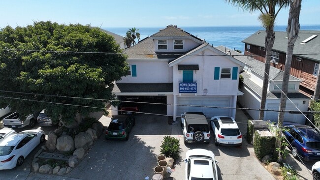 6579 Del Playa Dr in Goleta, CA - Building Photo - Building Photo