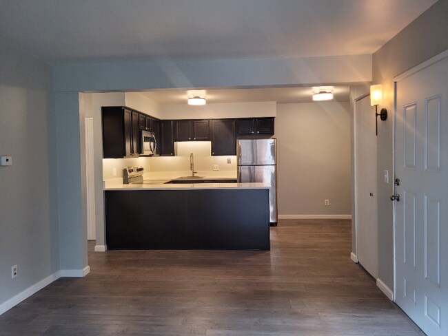 5995 W Hampden Ave in Denver, CO - Foto de edificio - Building Photo