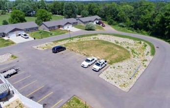 Cardinal Villas in Farmington, MO - Building Photo - Building Photo