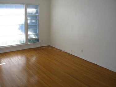 461 Midvale Avenue in Los Angeles, CA - Building Photo - Building Photo