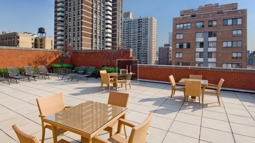 750 Columbus Ave-Unit -04J in New York, NY - Building Photo