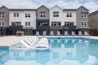 Finley at Baseline in Broomfield, CO - Foto de edificio - Building Photo